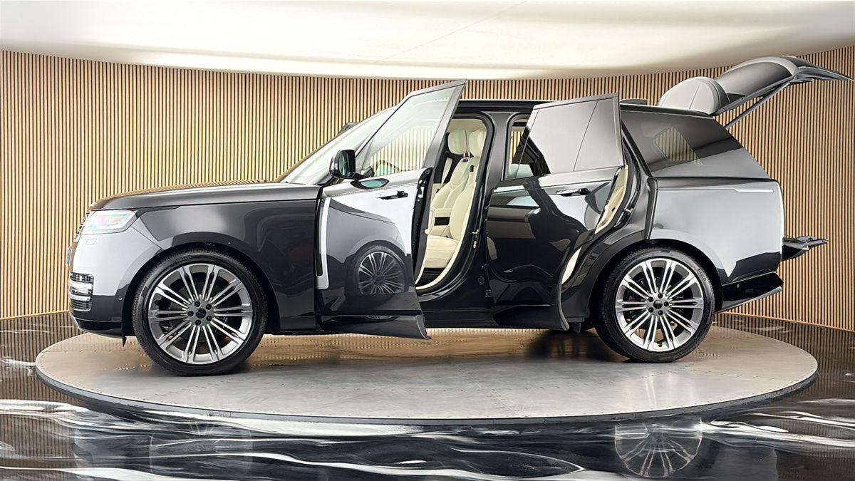 More views of Land Rover Range Rover