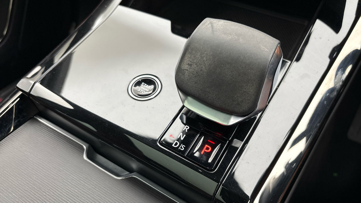 Land Rover Range Rover Sport Image 25