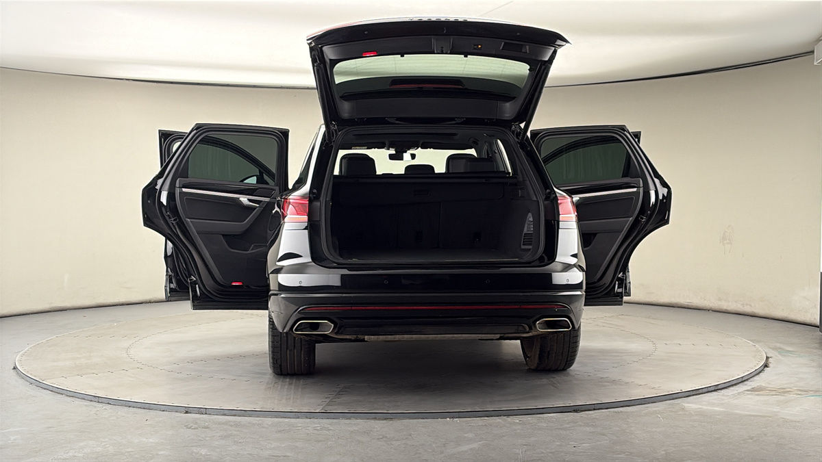 More views of Volkswagen Touareg