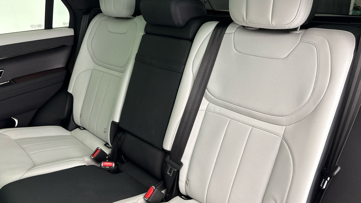 Land Rover Range Rover Sport Image 8