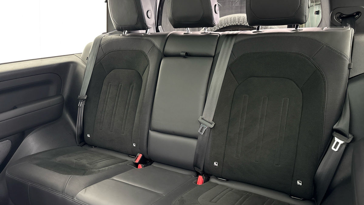 Land Rover Defender 90 Image 8