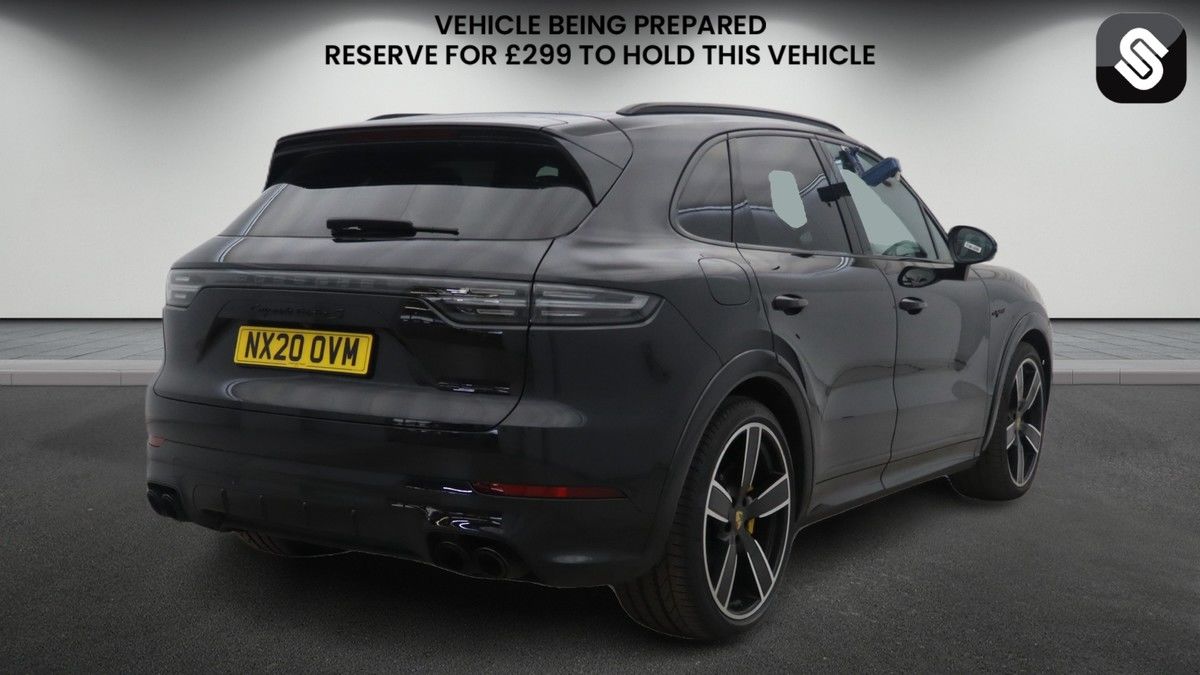 Porsche Cayenne Image 4
