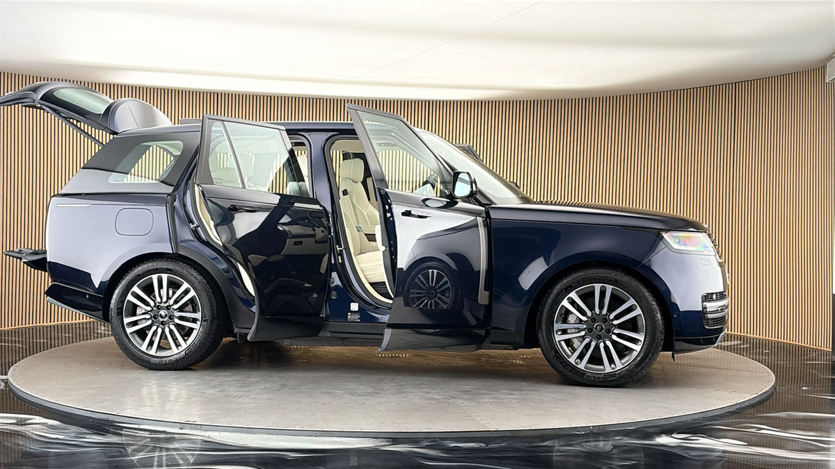 More views of Land Rover Range Rover