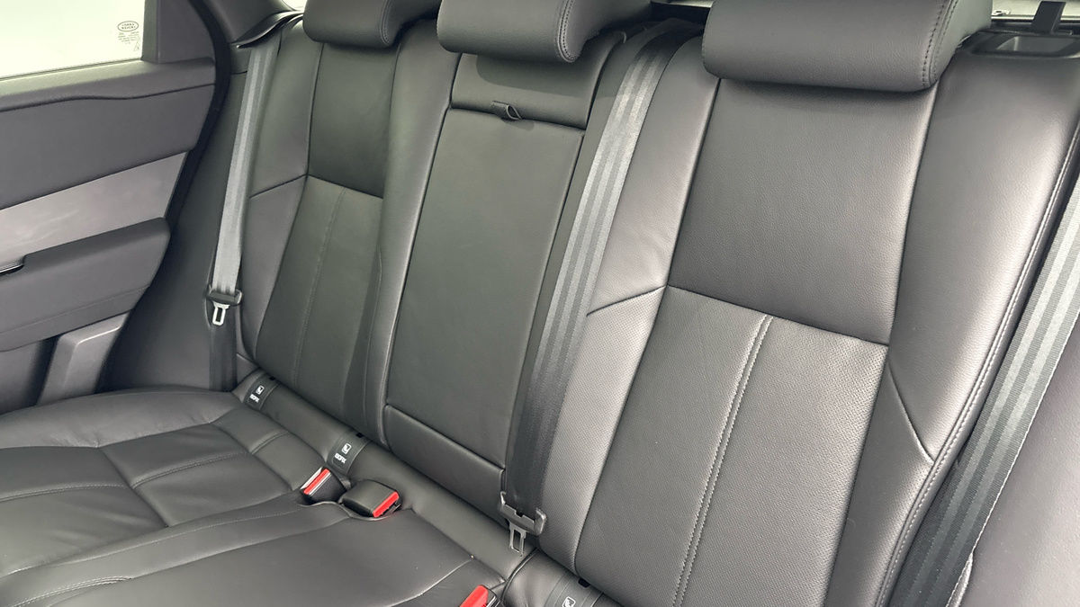 Land Rover Range Rover Velar Image 8