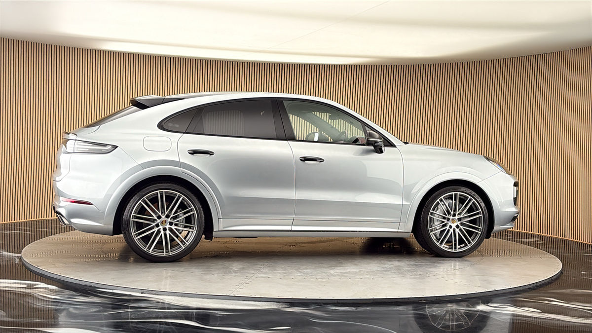 More views of Porsche Cayenne