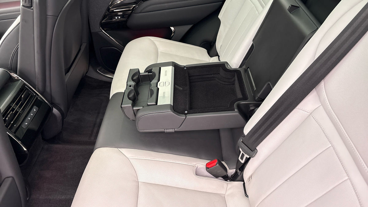 Land Rover Range Rover Sport Image 9