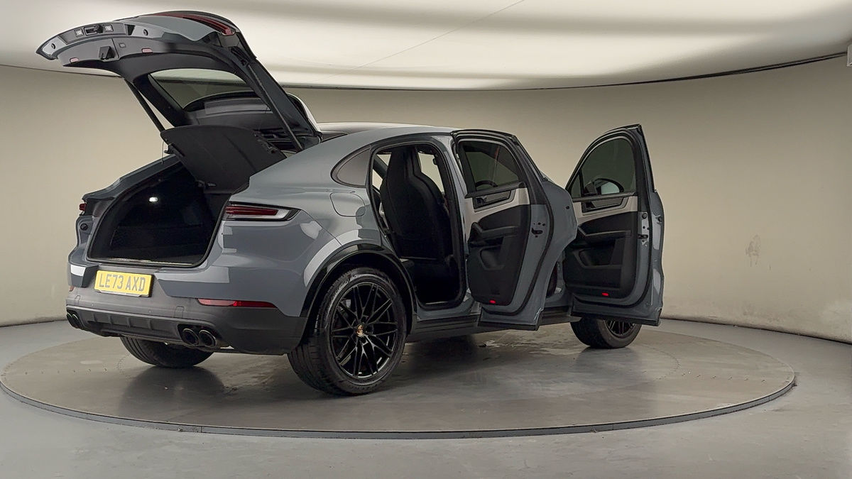 More views of Porsche Cayenne