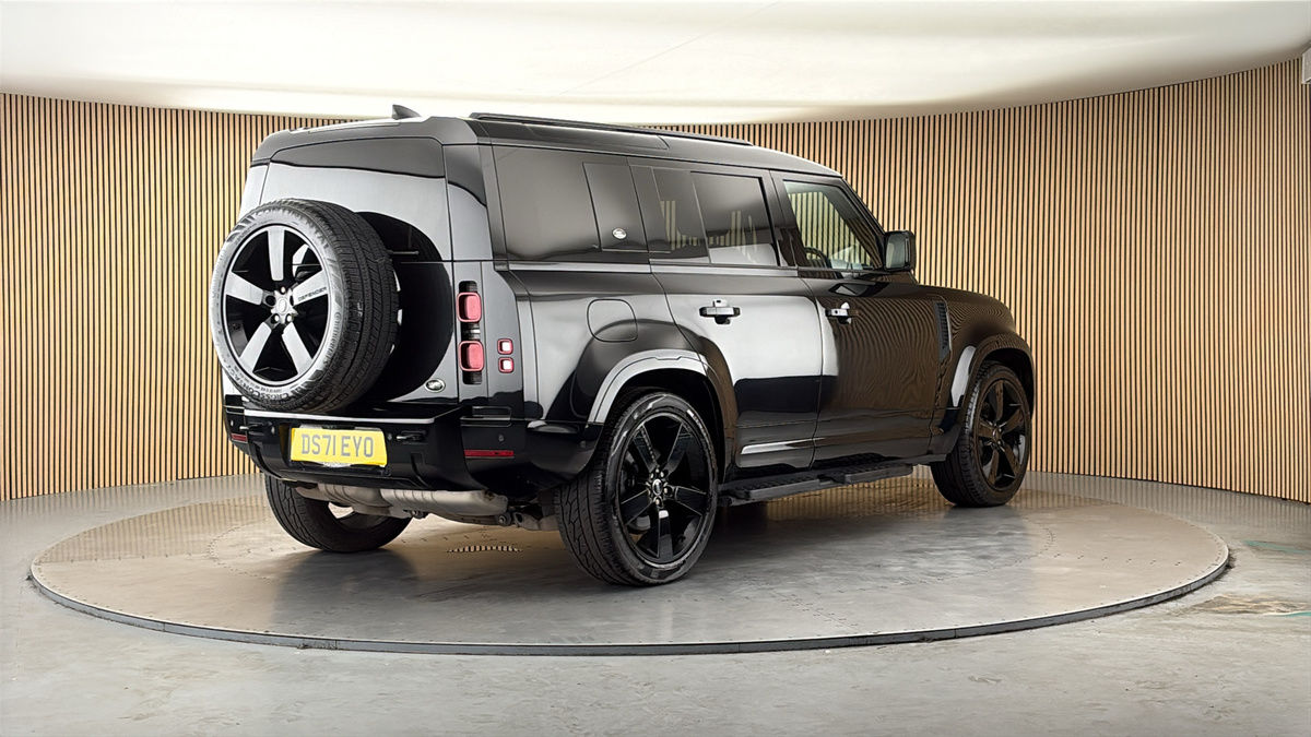 More views of Land Rover Defender 110