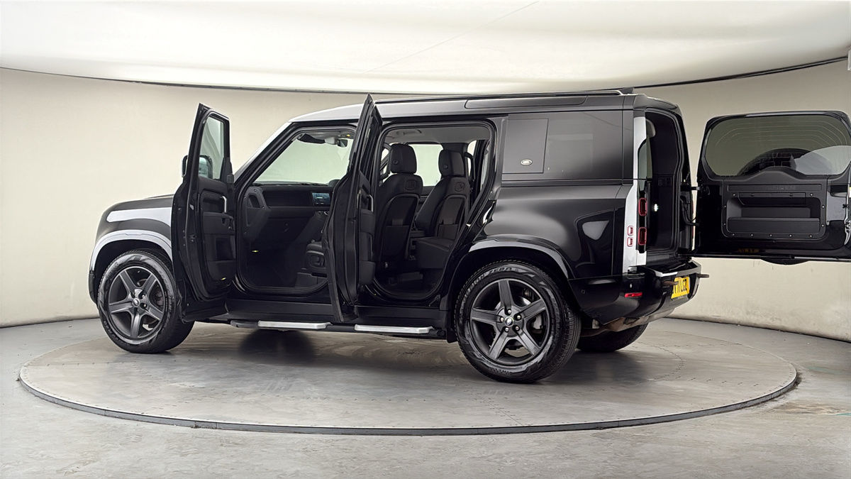 More views of Land Rover Defender 110