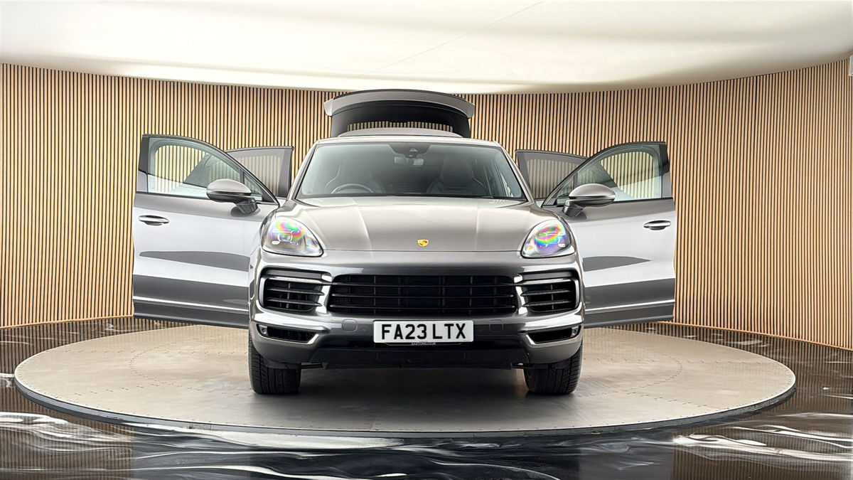 More views of Porsche Cayenne