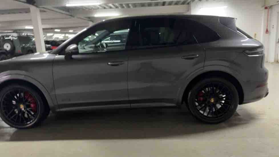 More views of Porsche Cayenne