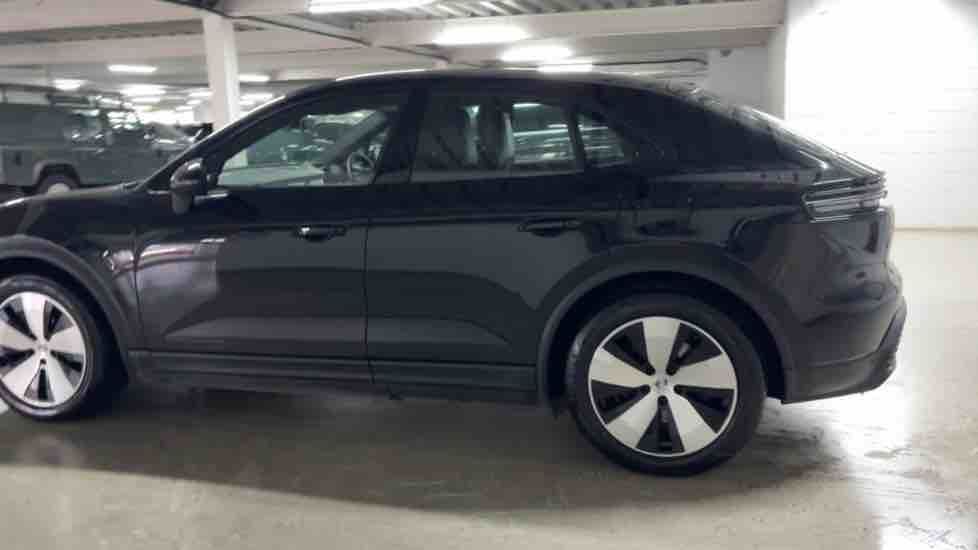 More views of Porsche Macan