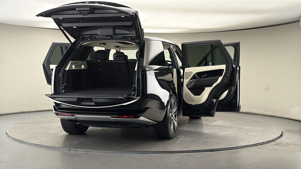 More views of Land Rover Range Rover