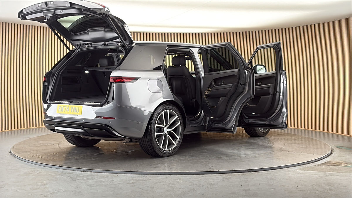 More views of Land Rover Range Rover Sport