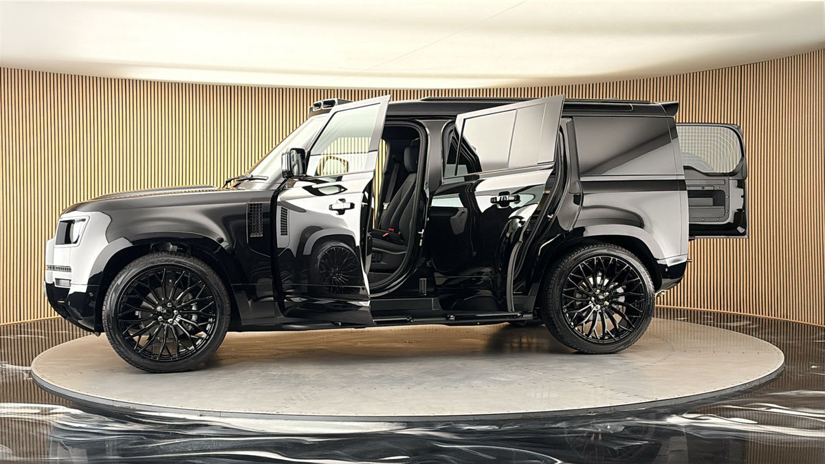 More views of Land Rover Defender 110