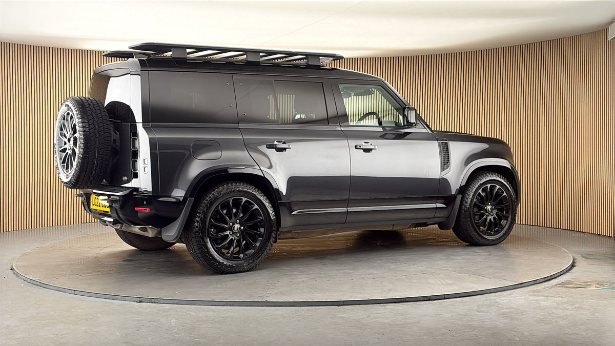 More views of Land Rover Defender 110