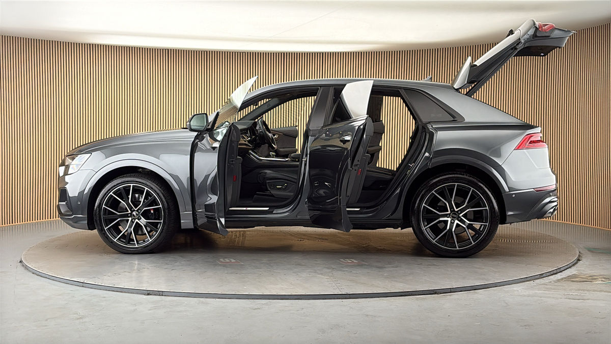 More views of Audi SQ8
