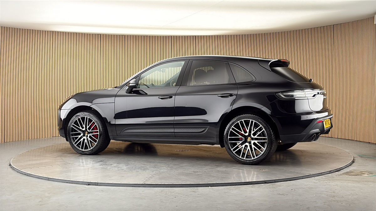 More views of Porsche Macan