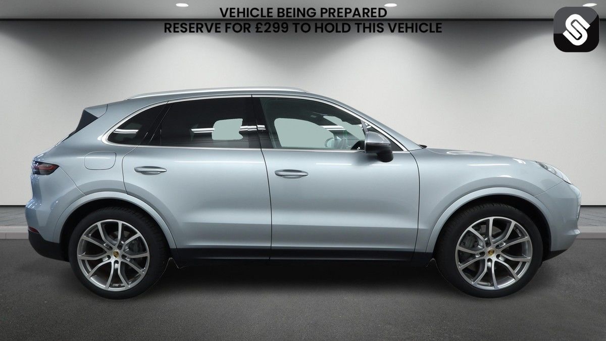 Porsche Cayenne Image 5