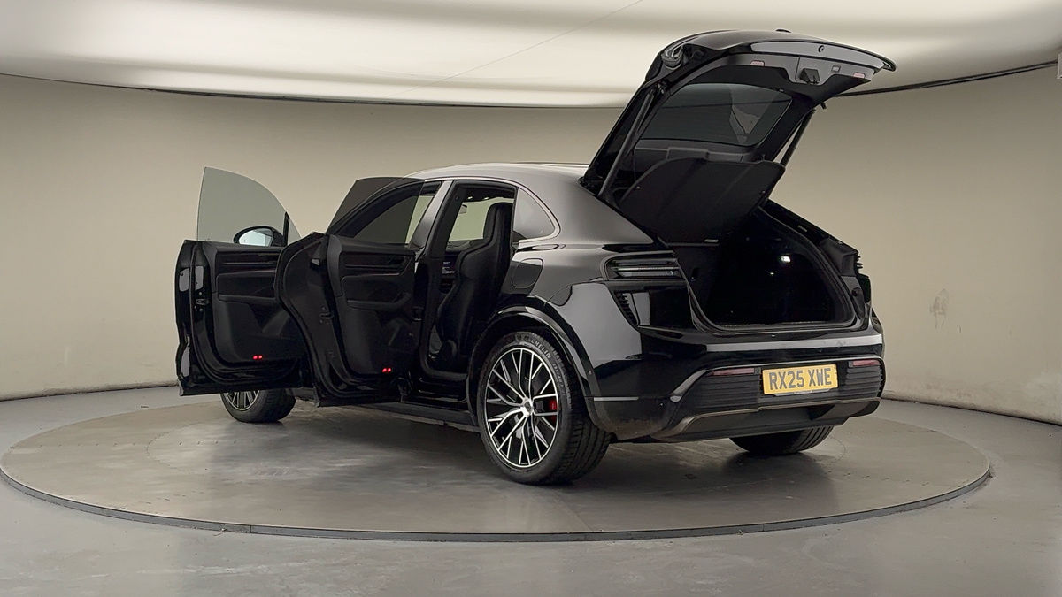 More views of Porsche Macan