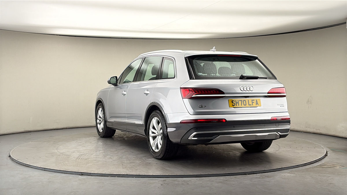 More views of Audi Q7