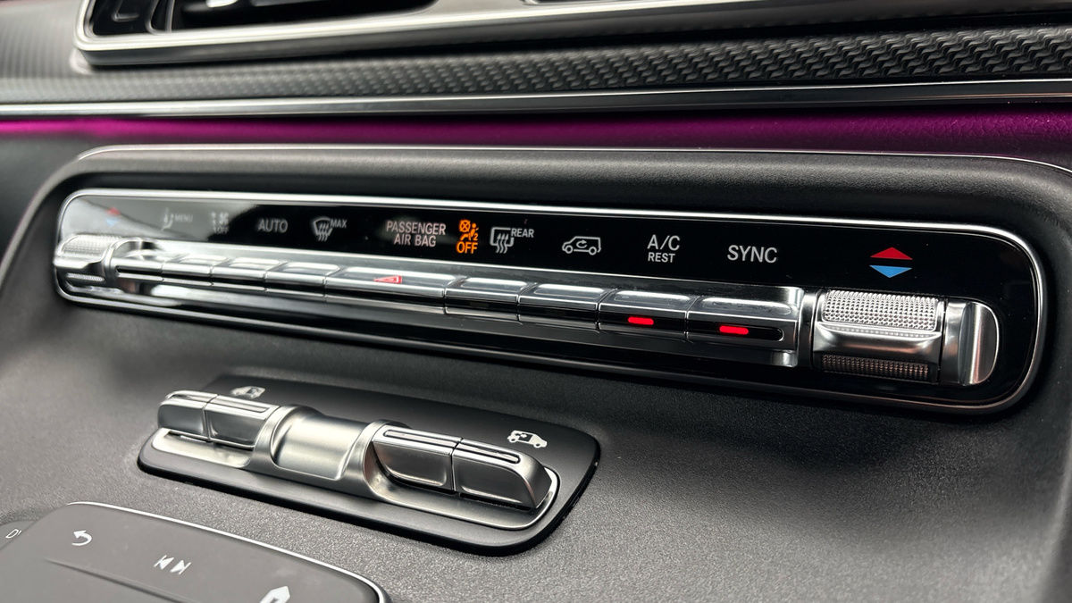 Mercedes-Benz V Class Image 6