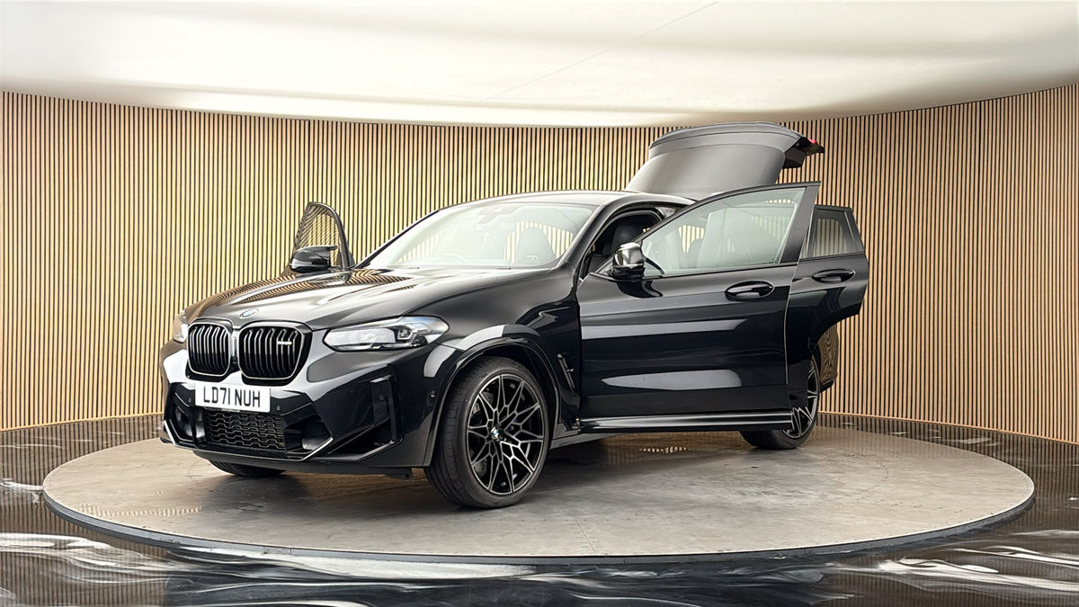 More views of BMW X4 M