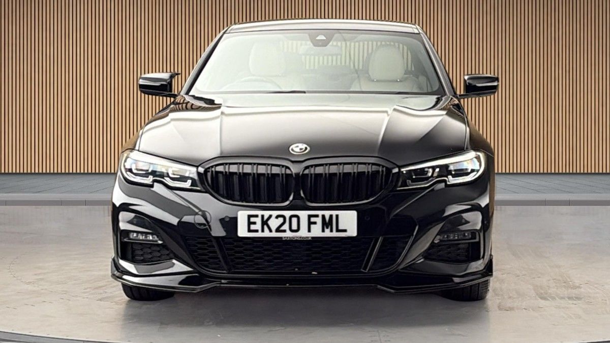 BMW 3 Series Image 3