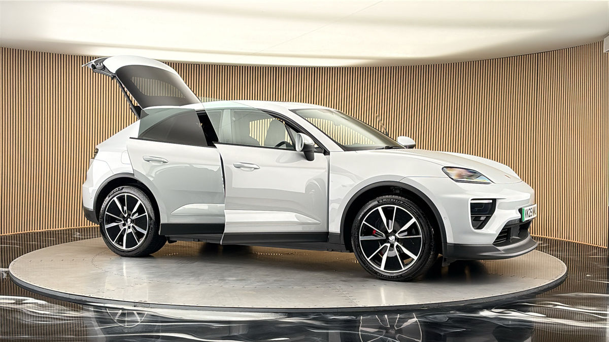 More views of Porsche Macan