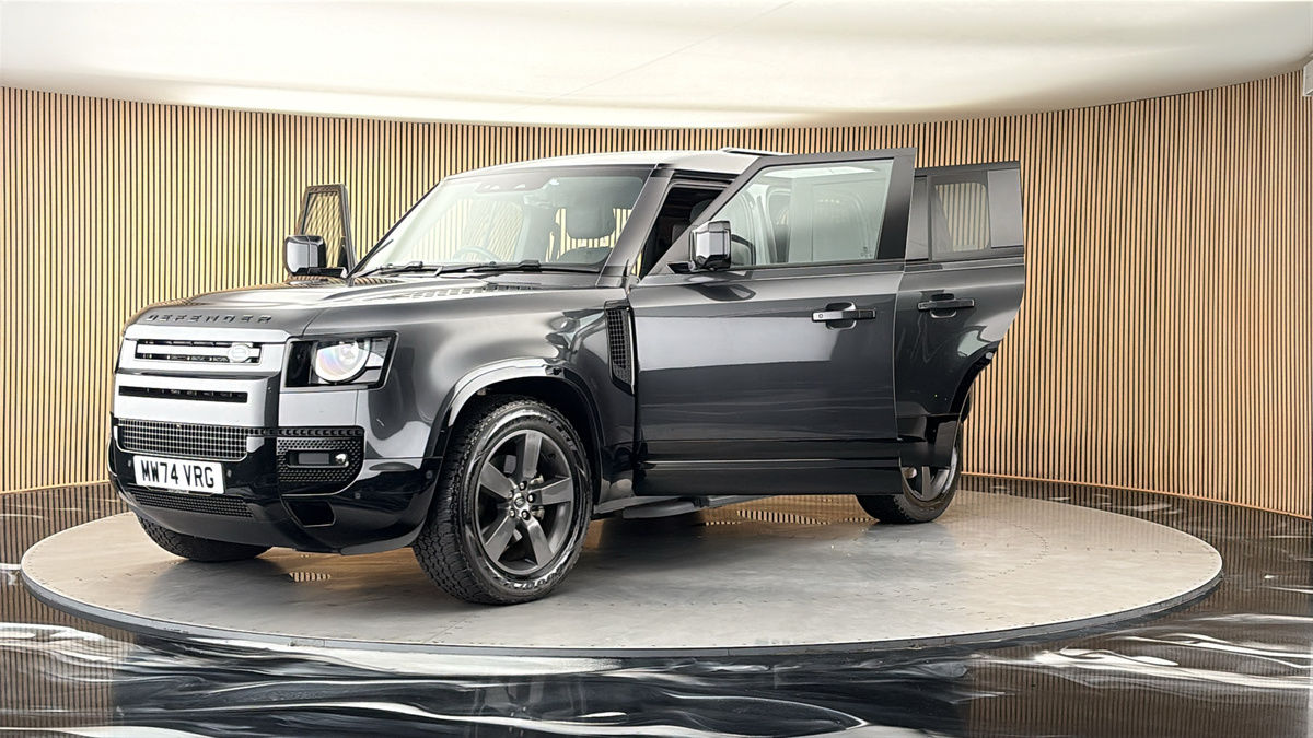 More views of Land Rover Defender 110