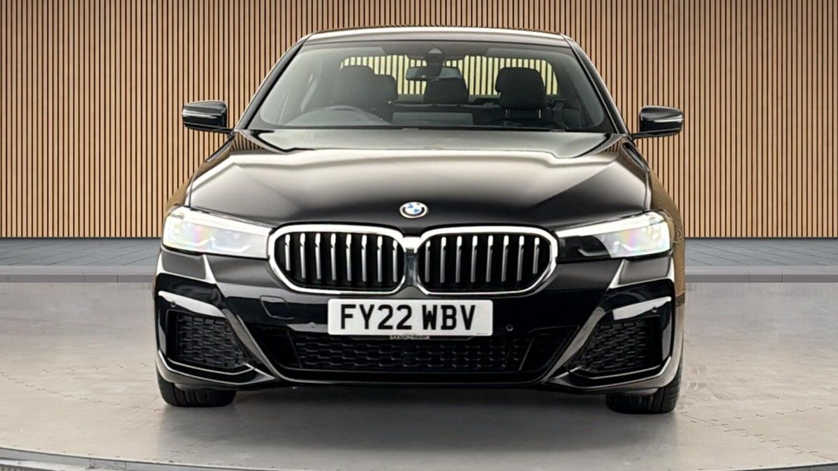 BMW 5 Series Image 3
