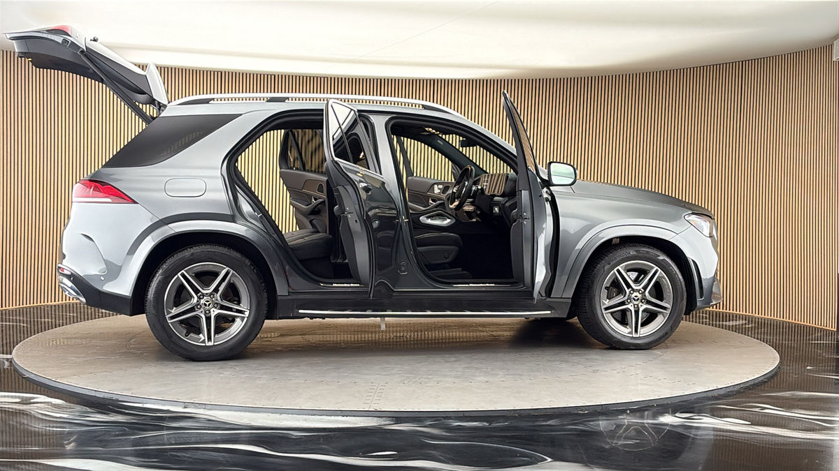 More views of Mercedes-Benz GLE