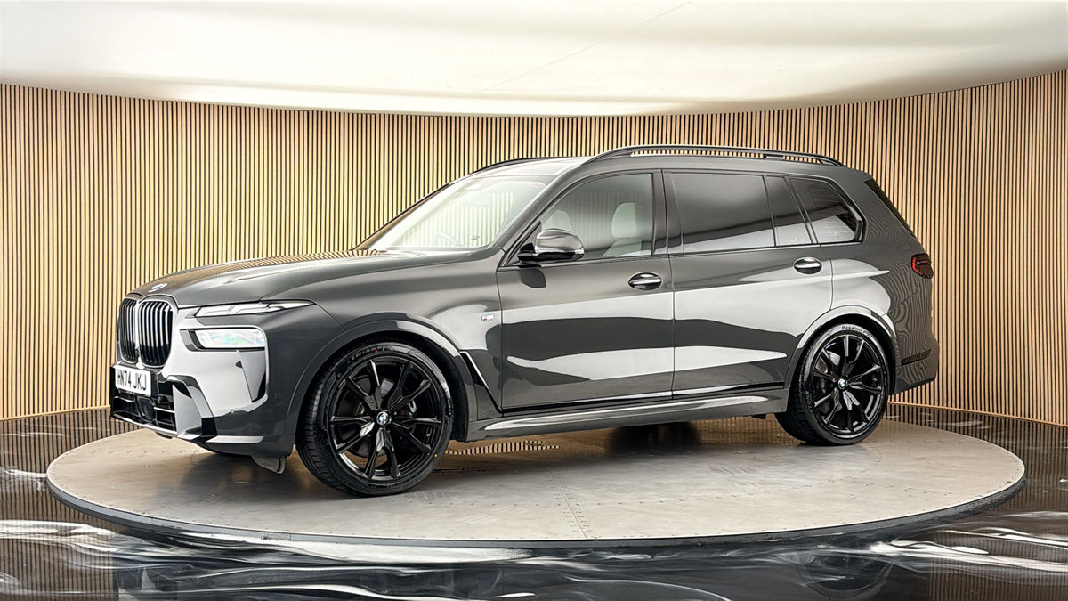More views of BMW X7