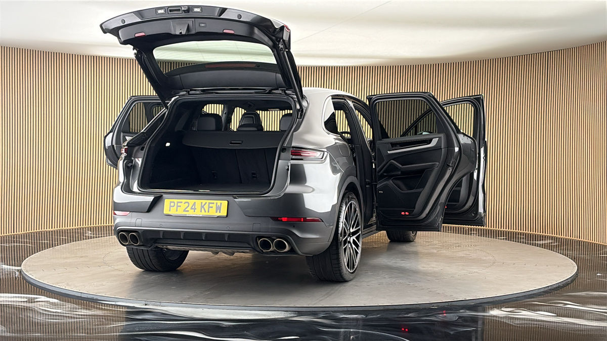 More views of Porsche Cayenne