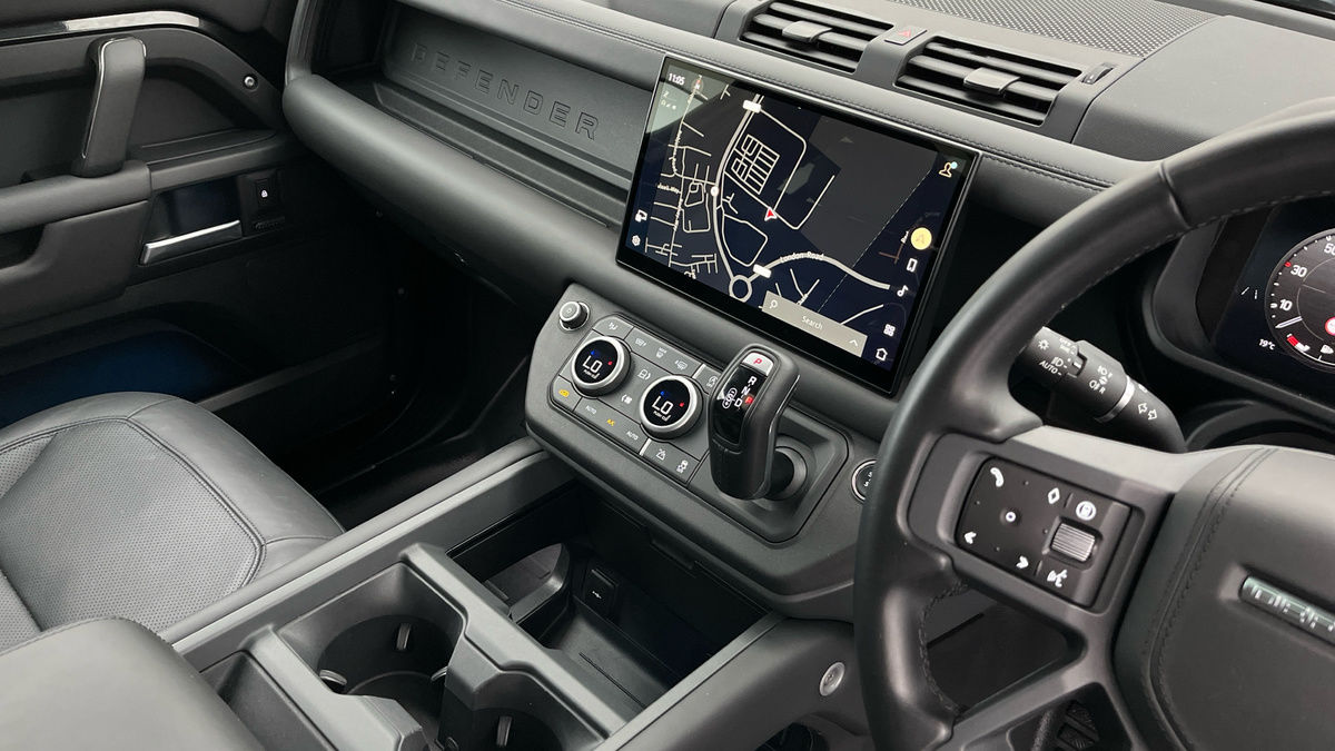 Land Rover Defender 90 Urban Image 18