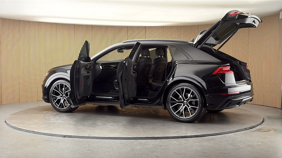 More views of Audi Q8