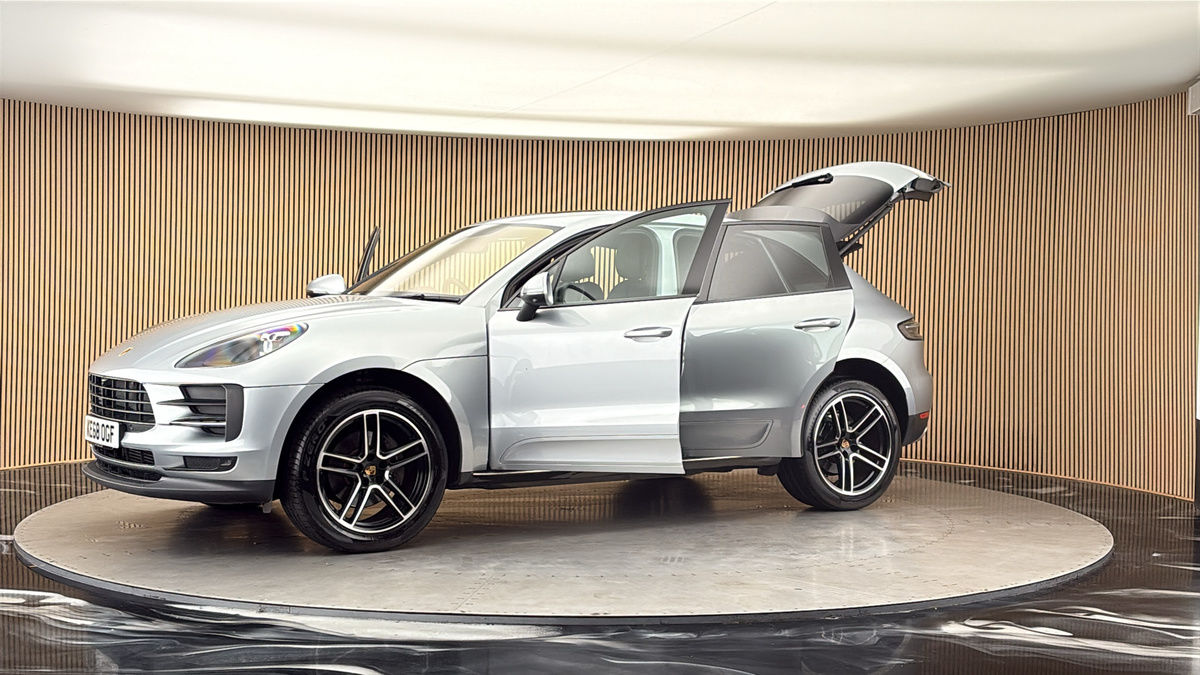 More views of Porsche Macan