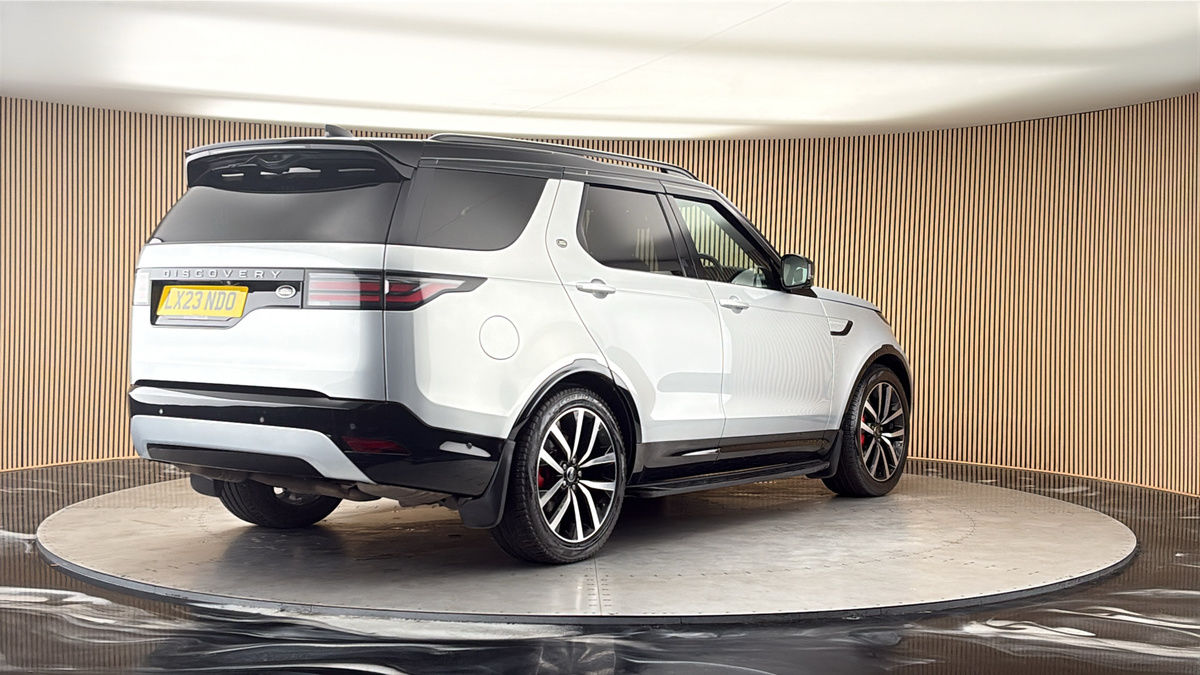More views of Land Rover Discovery