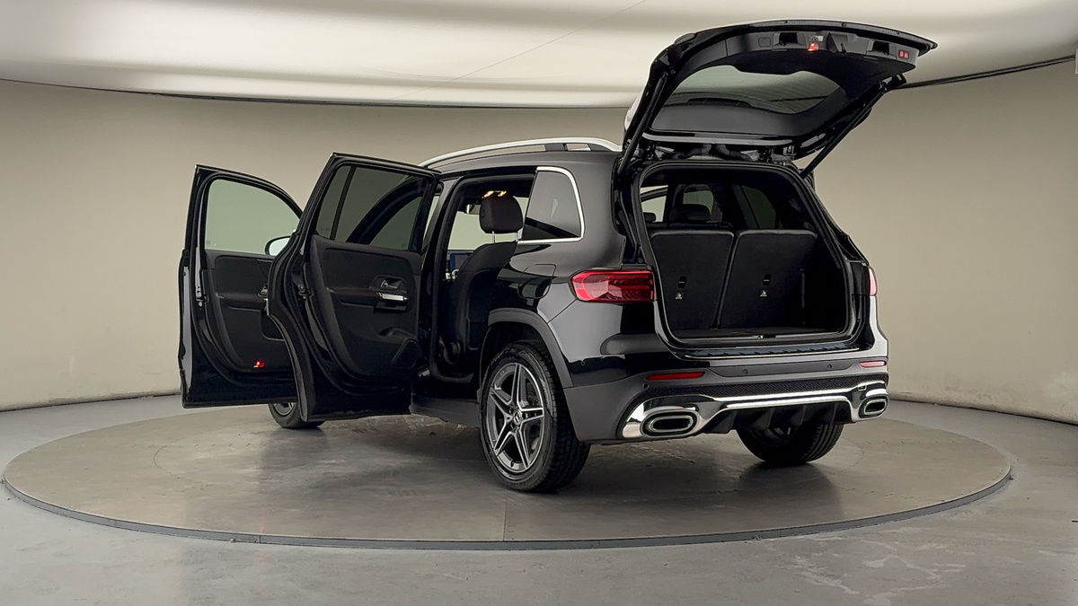 Mercedes-Benz GLB Image 23