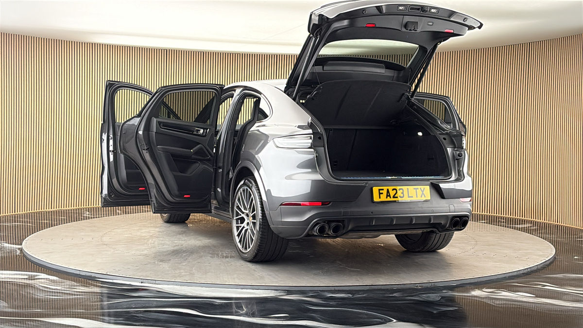 More views of Porsche Cayenne
