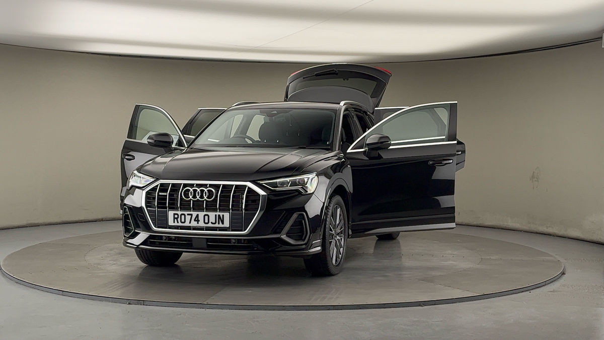 More views of Audi Q3