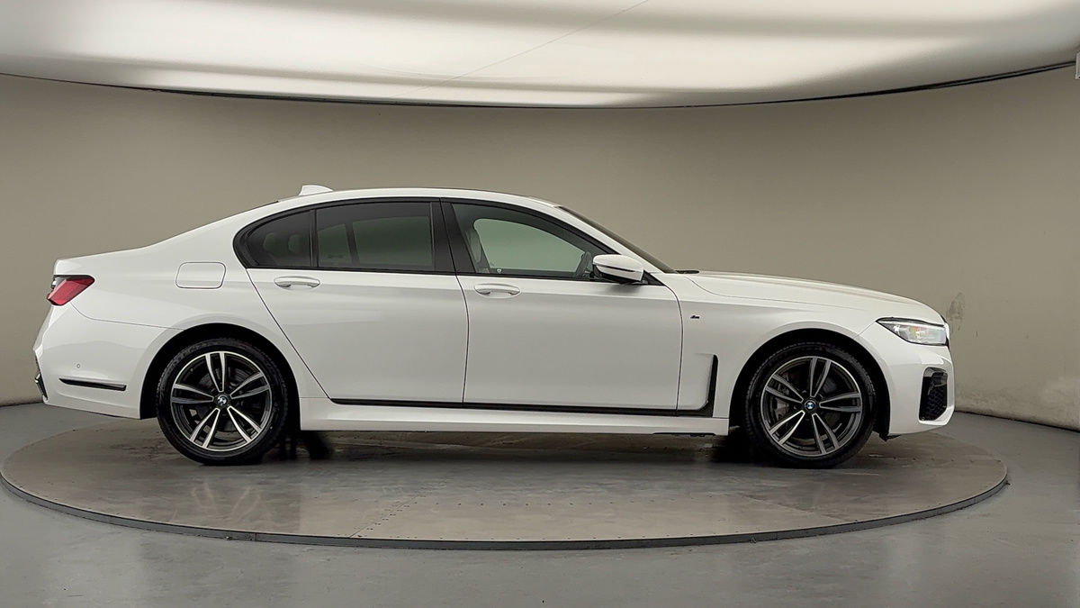 BMW 7 Series Image 16