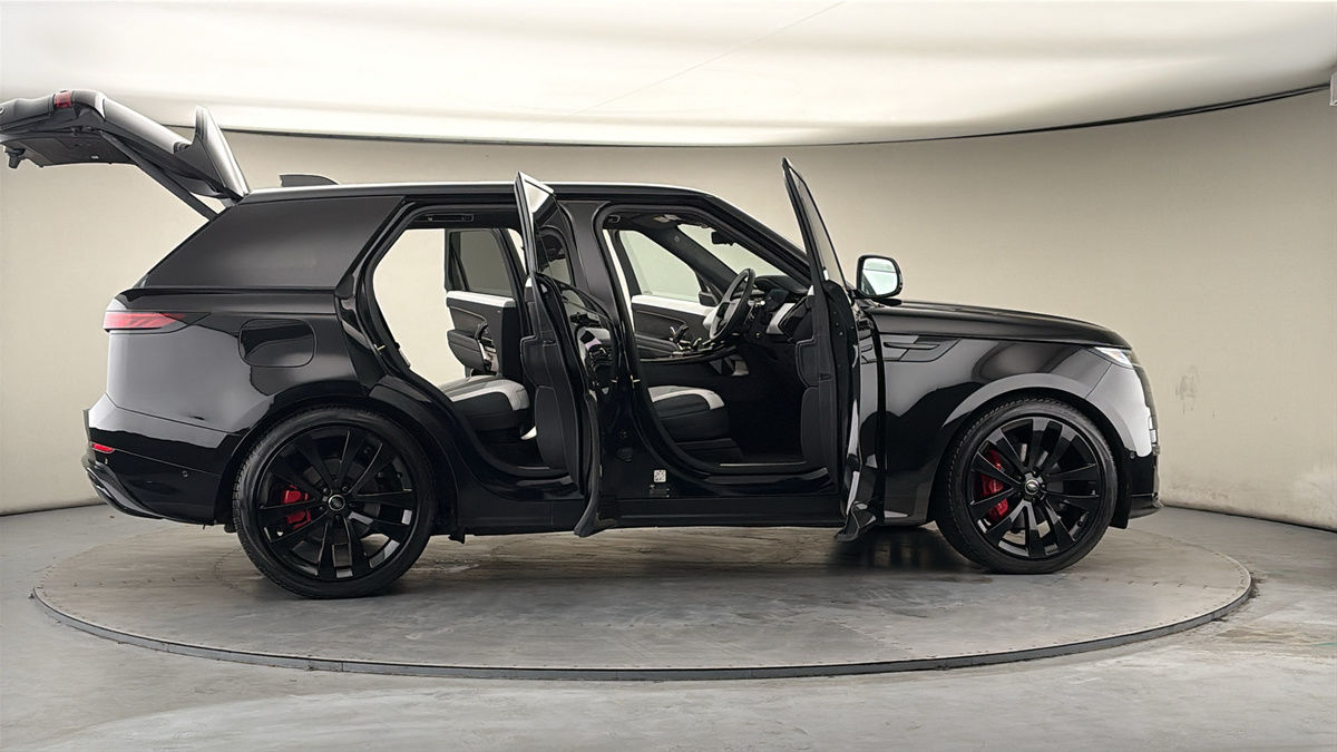 More views of Land Rover Range Rover Sport