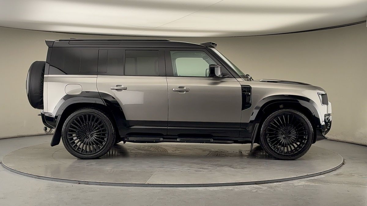 Land Rover Defender 110 Urban Image 16