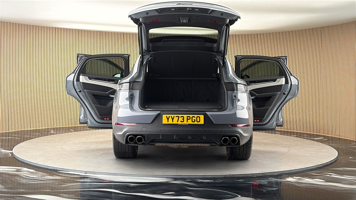 More views of Porsche Cayenne