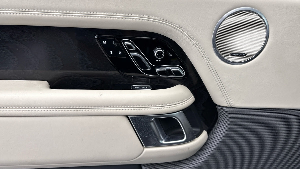 Land Rover Range Rover Image 19