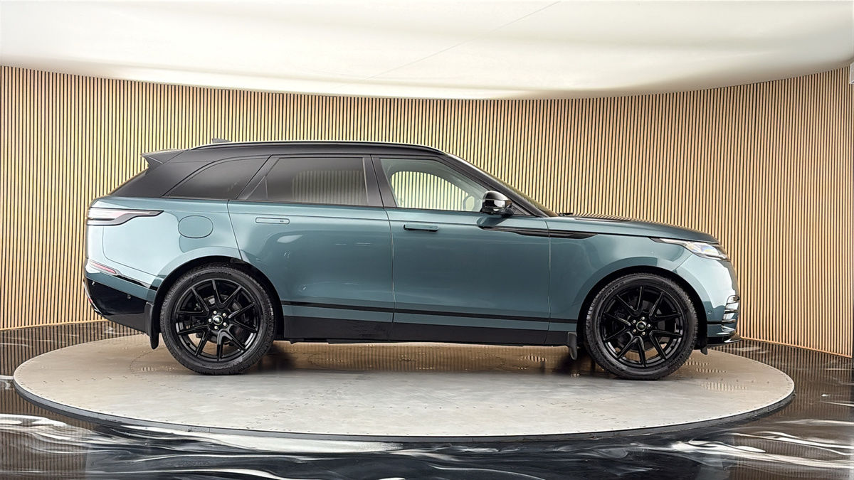 Land Rover Range Rover Velar Image 16