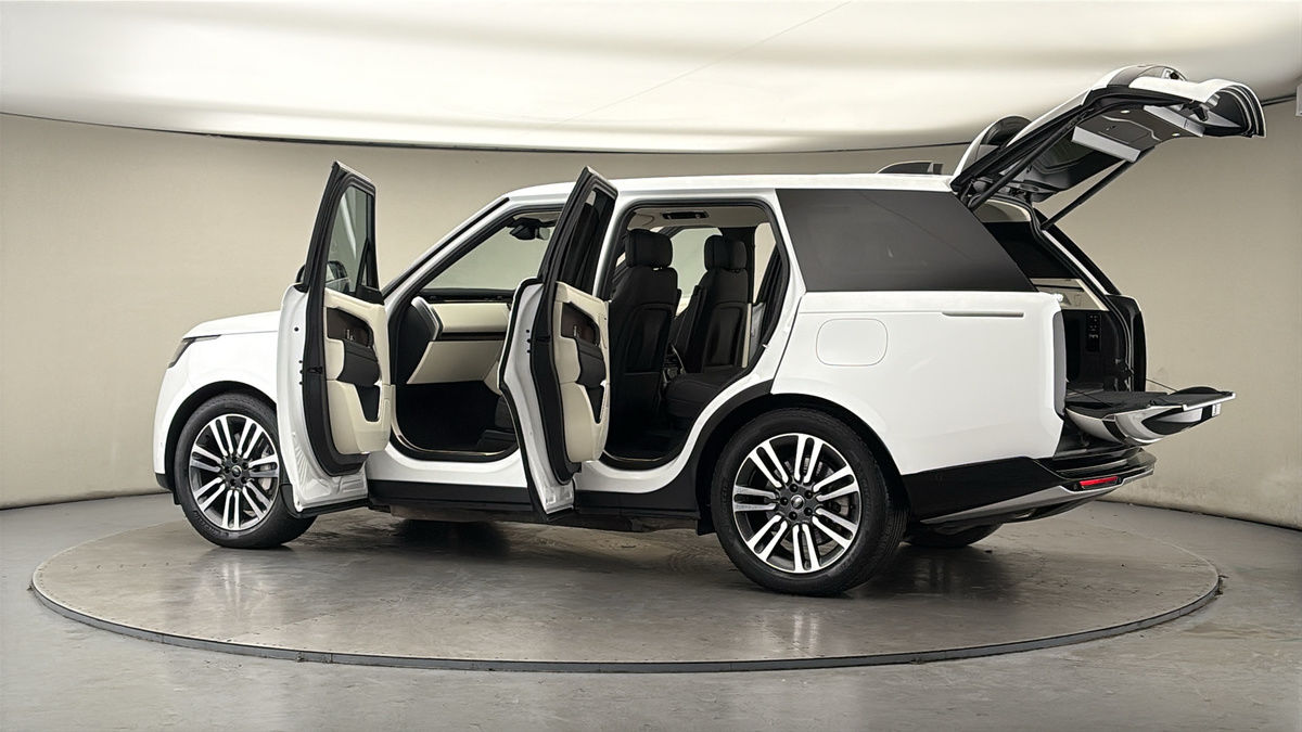 More views of Land Rover Range Rover