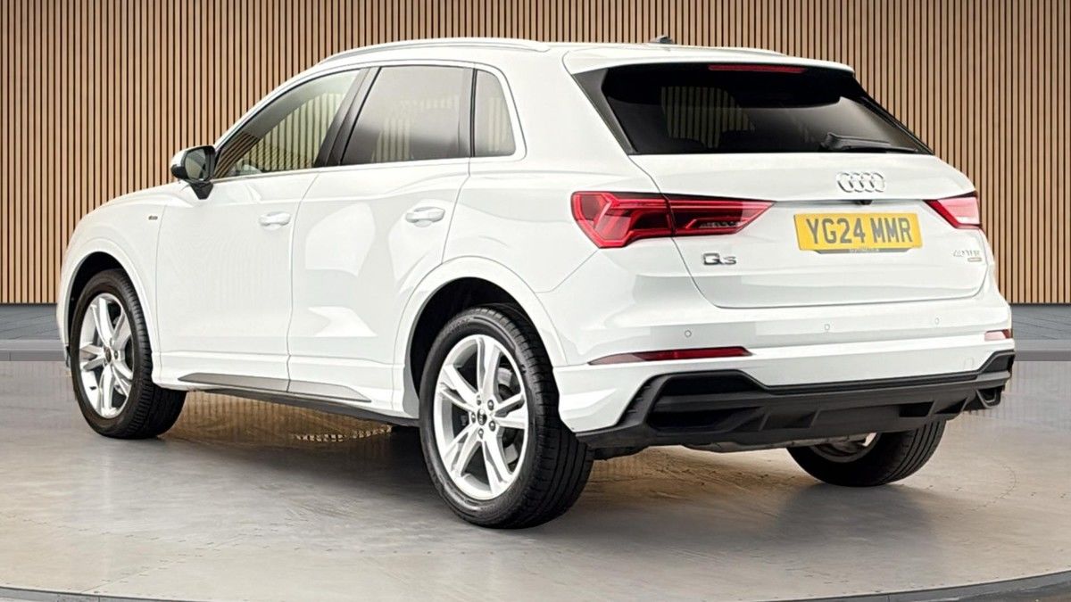 Audi Q3 Image 2