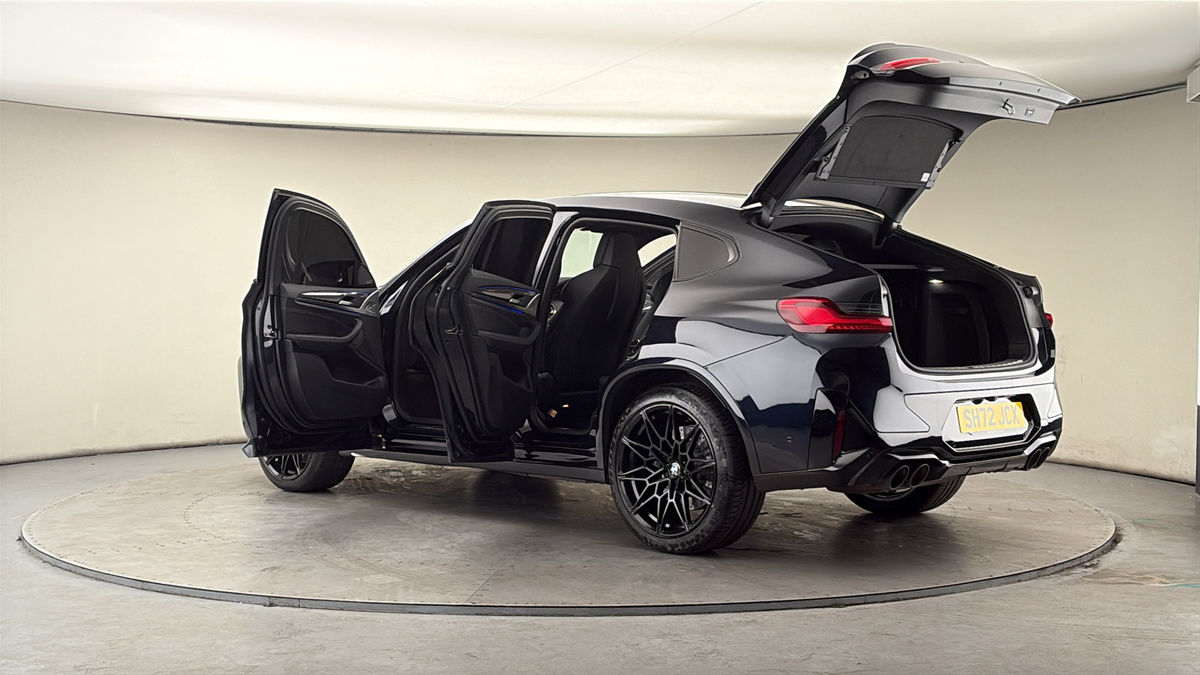 More views of BMW X4 M